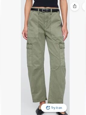 GAP Barrel Cut Cargo Pants in Light Green